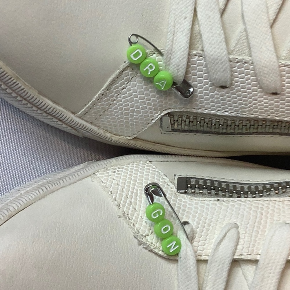 (Dragon) safety pin shoe clips.